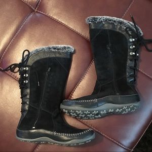 The North Face  insulated black fur boots